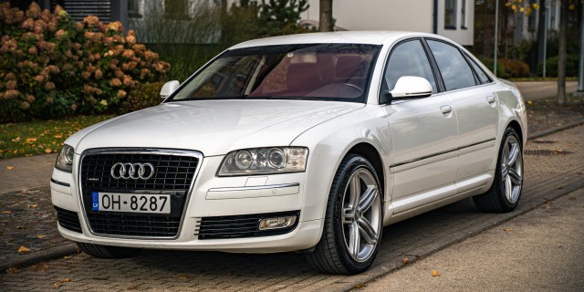 AUDI A8