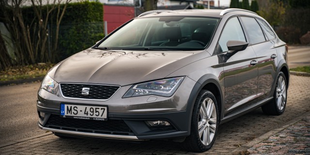 SEAT LEON
