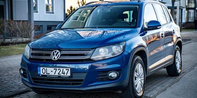 VOLKSWAGEN TIGUAN