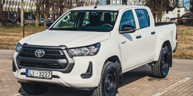 TOYOTA HILUX