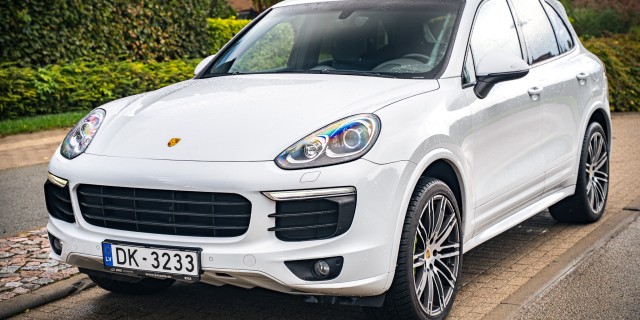 PORSCHE CAYENNE