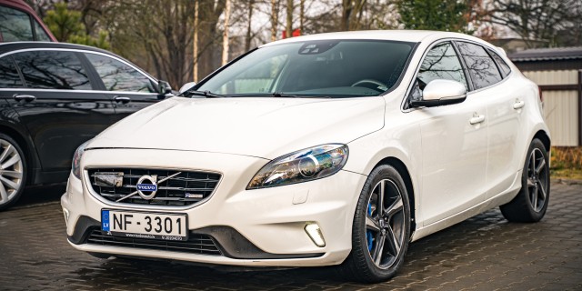 VOLVO V40