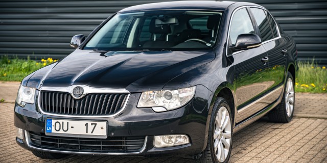 SKODA SUPERB