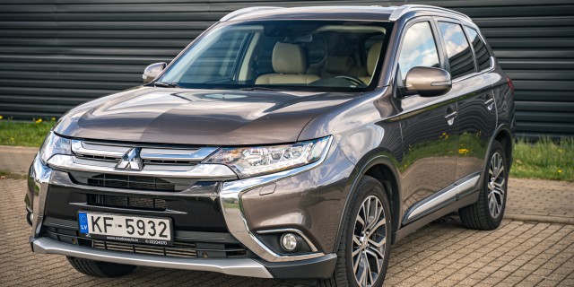 MITSUBISHI OUTLANDER
