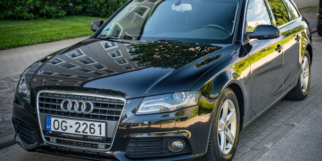 AUDI A4