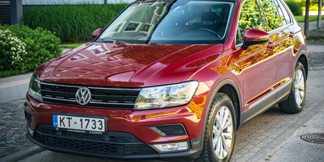 VOLKSWAGEN TIGUAN