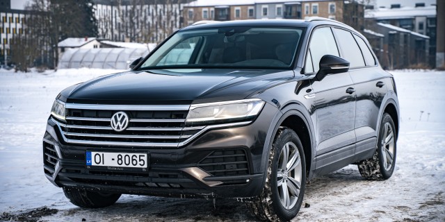 VOLKSWAGEN TOUAREG