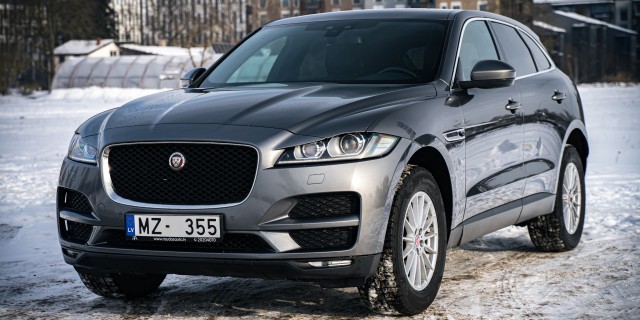 JAGUAR F-PACE