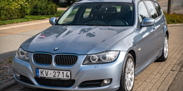 BMW 330