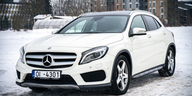 MERCEDES GLA250