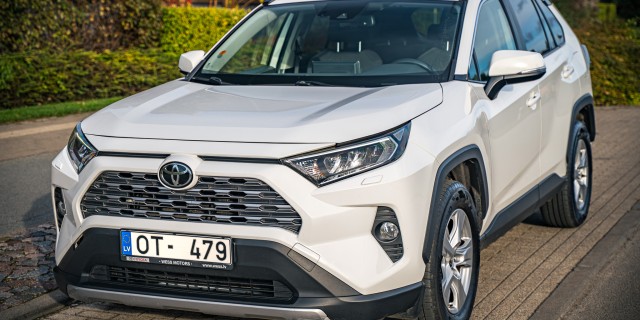 TOYOTA RAV 4