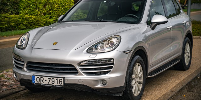 PORSCHE CAYENNE