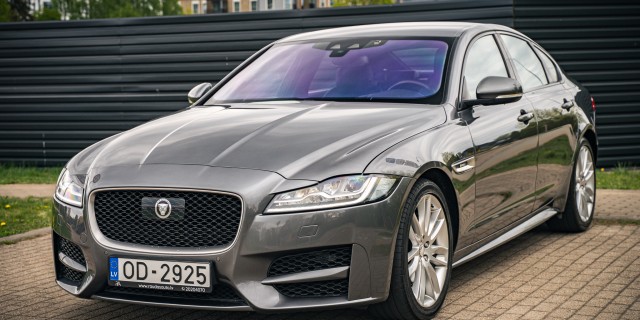 JAGUAR XF