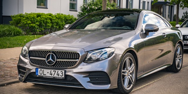 MERCEDES E220