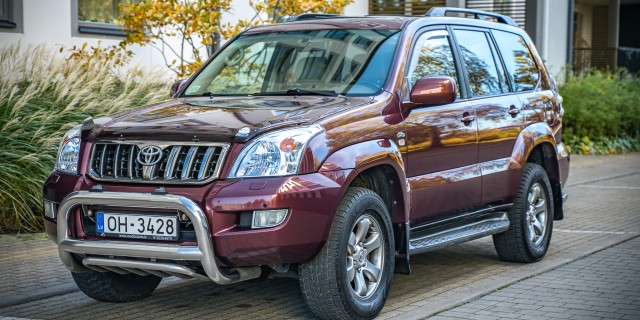 TOYOTA LAND CRUISER