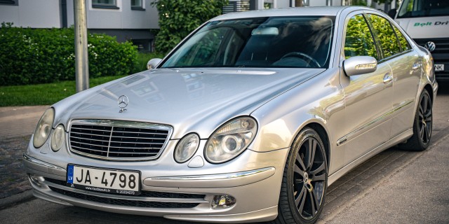 MERCEDES E270