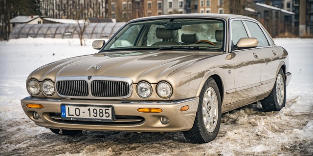JAGUAR XJ8