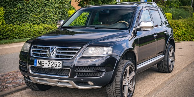 VOLKSWAGEN TOUAREG