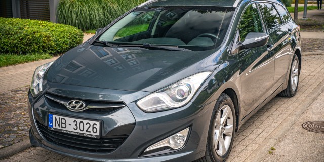 HYUNDAI I40
