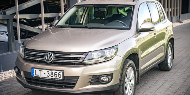 VOLKSWAGEN TIGUAN