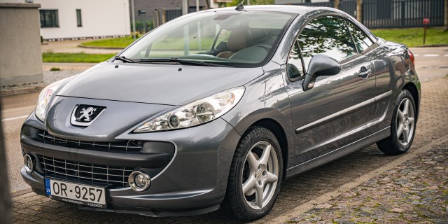 PEUGEOT 207