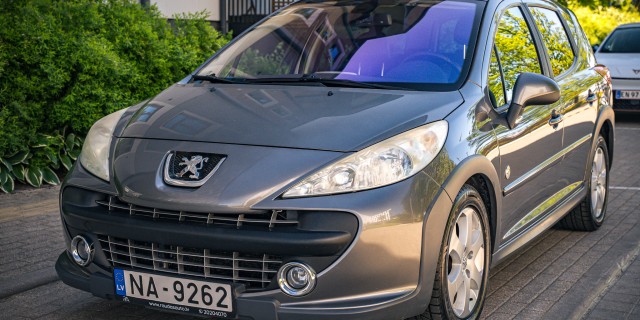PEUGEOT 207