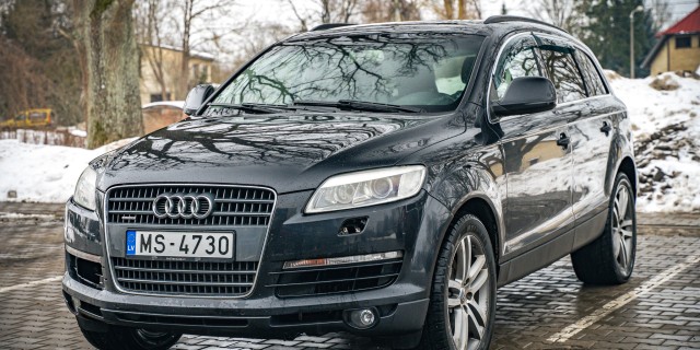 AUDI Q7