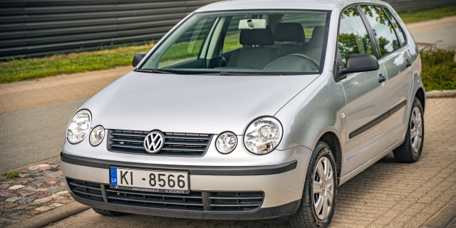 VOLKSWAGEN POLO
