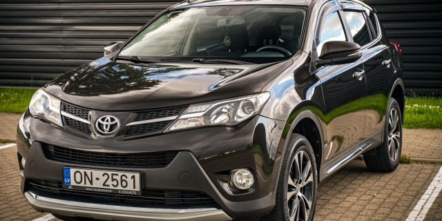 TOYOTA RAV 4