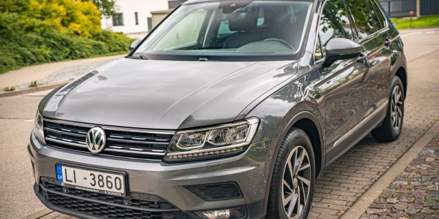 VOLKSWAGEN TIGUAN