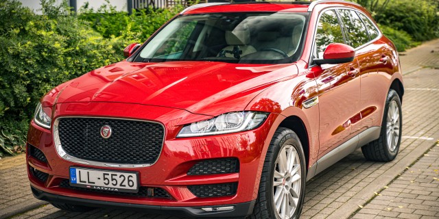 JAGUAR F-PACE