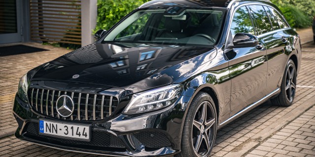 MERCEDES C200