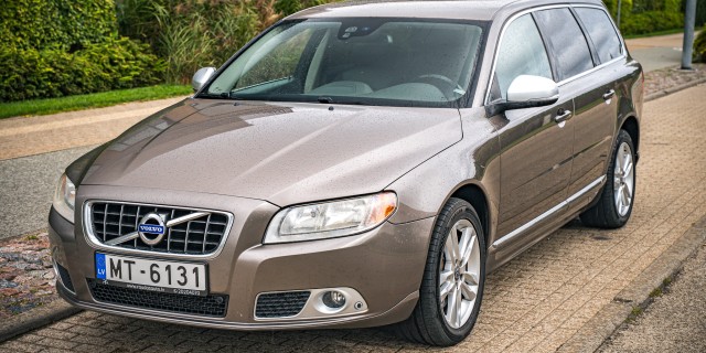 VOLVO V70