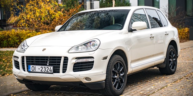 PORSCHE CAYENNE
