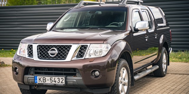 NISSAN NAVARA