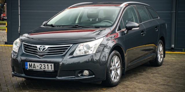 TOYOTA AVENSIS