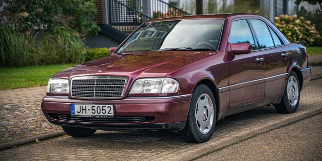 MERCEDES C220