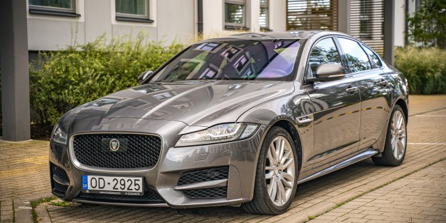 JAGUAR XF