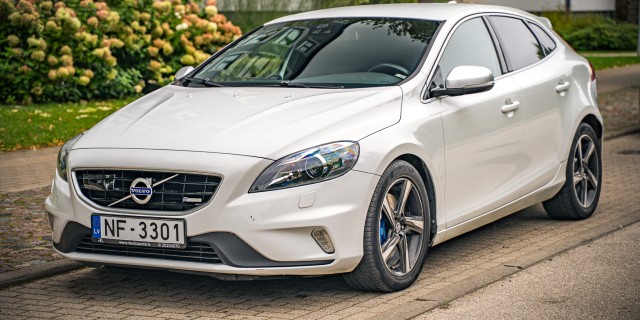 VOLVO V40