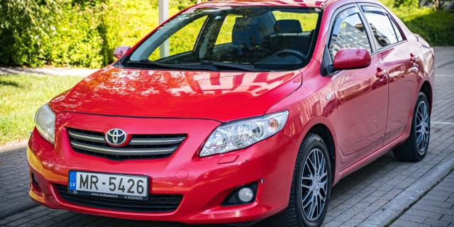 TOYOTA COROLLA