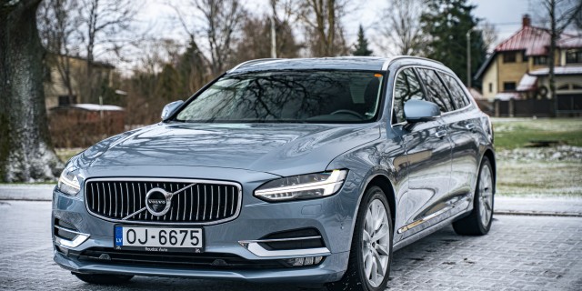 VOLVO V90