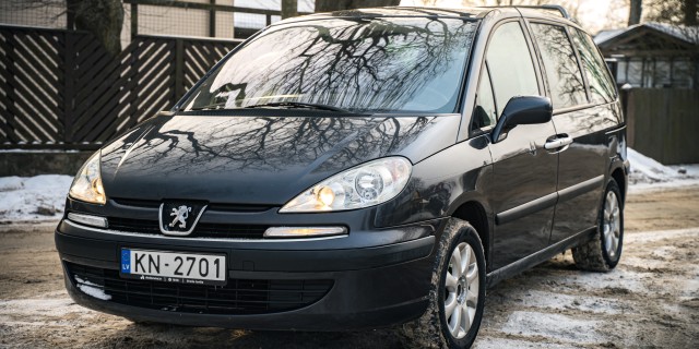 PEUGEOT 807