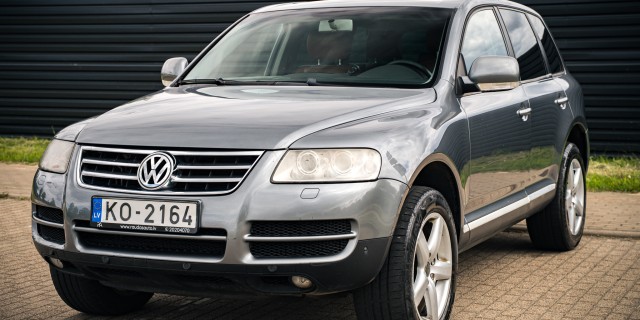 VOLKSWAGEN TOUAREG