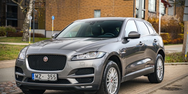 JAGUAR F-PACE