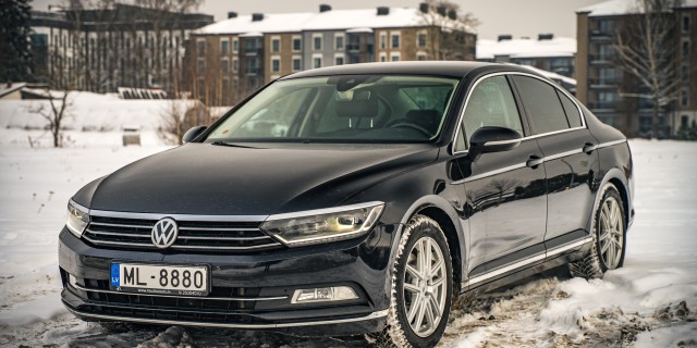 VOLKSWAGEN PASSAT