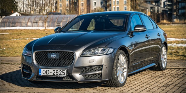 JAGUAR XF