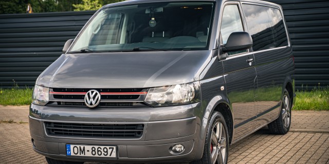 VOLKSWAGEN MULTIVAN