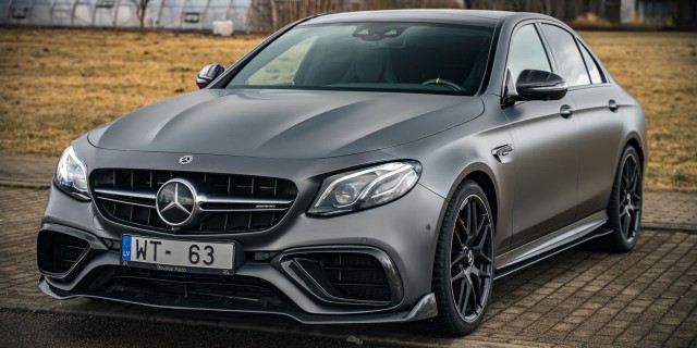 MERCEDES E63 AMG