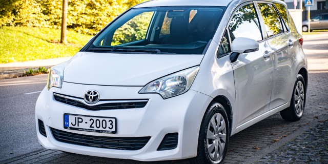 TOYOTA VERSO-S