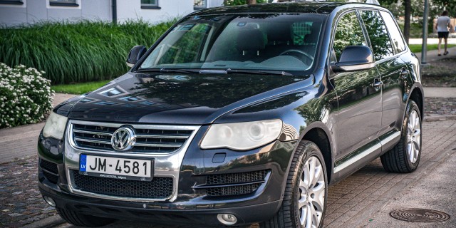 VOLKSWAGEN TOUAREG